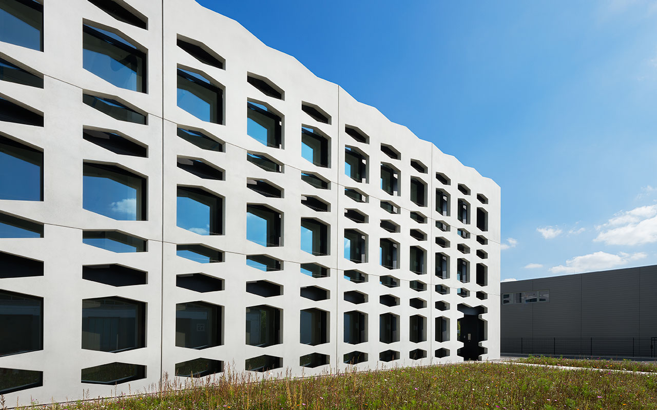 Neubau 2014: Mehrzweck­gebäude mit einer Nutzfläche von ca. 1.200m²